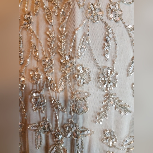 Gown - Picture 6 of 7